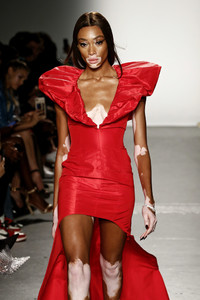 Winnie+Harlow+Laquan+Smith+Runway+September+EySBy2uO9zWx.jpg