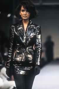 320859735_AzzedineAlaia1990WomenRTW127.thumb.jpg.8b850ee41fe3cad6e107e04bc716d80f.jpg