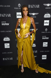 Winnie+Harlow+Harper+BAZAAR+Celebrates+ICONS+TH91ZRCWivFx.jpg