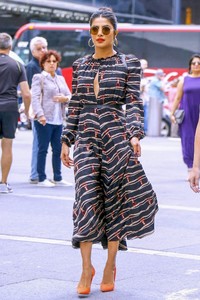            cho09090818BZNimage120.jpg