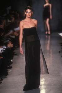 367623192_DonnaKaran1997WomenRTW107.thumb.jpg.50c4fc8157164808a03537023cc94425.jpg