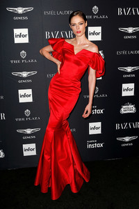 Coco+Rocha+Harper+BAZAAR+ICONS+HOgg5UPI7VMx.jpg