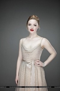 402full-holliday-grainger.jpg