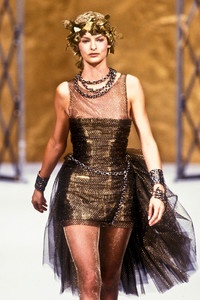 455954495_Chanel1993HauteCouture215.thumb.jpg.e876666879d84bdd97404d79b41da573.jpg