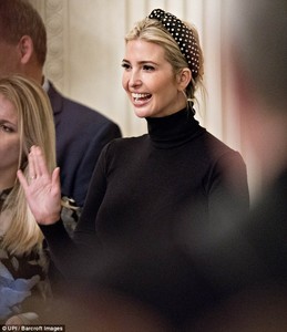 501A9AE400000578-6163979-First_daughter_Ivanka_Trump_wore_a_black_bedazzled_headband_with-m-61_1536842598065.jpg