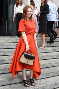           moo240918BZNimage106.jpg