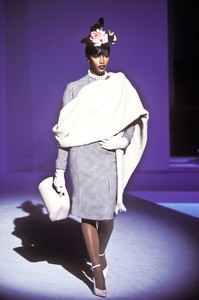 526041703_ThierryMugler1995WomenRTW3.thumb.jpg.cf192539e037b3d69b22361e9b401722.jpg