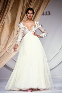 528051112_ChristianDior1991HauteCouture73.thumb.jpg.3db9aabe7f9eacc1ff3b09ef4134d5db.jpg