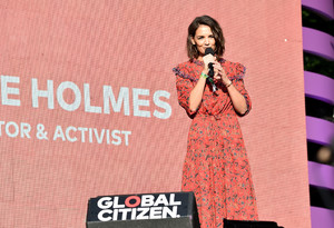 Katie+Holmes+2018+Global+Citizen+Festival+3CkG1V2l5HPx.jpg