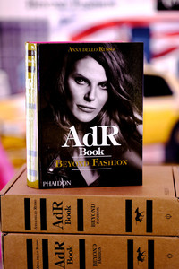 Anna+dello+Russo+Saks+Celebrates+AdR+Book+9wpra6zMIdLx.jpg