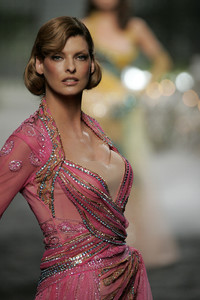 607766686_ChristianDior2005HauteCouture42.thumb.jpg.4be07d50ae7f2a1c49c256dbe2d8782d.jpg