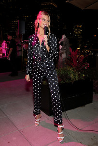 630030166_MarthaHuntSupermodelMarthaHuntChicago7saNUuB9Z_Nx.thumb.jpg.f092cc0633c3ea83a40591e8af9c92c9.jpg