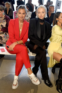 Caroline+Vreeland+Cushnie+Et+Ochs+Front+Row+d27QBd3WZY3x.jpg