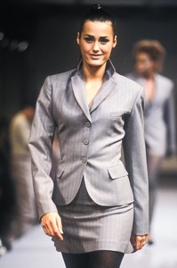 707882298_AzzedineAlaia1990WomenRTW125.thumb.jpg.b4078f34932fbfe0bf7d10c9a5e73535.jpg