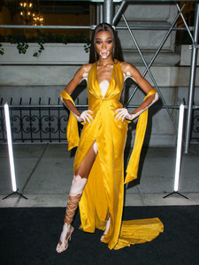 Winnie+Harlow+Chantel+Winnie+Attends+Worldwide+OzLuteldu5Ox.jpg