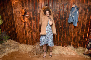 Katie+Holmes+Glenda+Bailey+Katie+Holmes+Host+gBlsGa7F-5ux.jpg