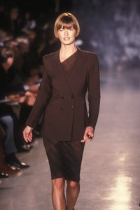 811252814_DonnaKaran1997WomenRTW83.thumb.jpg.cd8b0c6934ae731faae53b5059a7878d.jpg