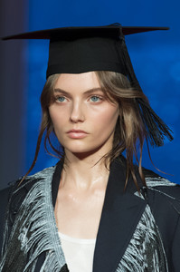 Calvin+Klein+Spring+2019+Details+ixzmOcuvp_zx.jpg
