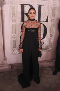 Olivia+Palermo+Ralph+Lauren+Arrivals+September+4_A0Cos8AIpx.jpg