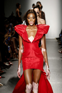 Winnie+Harlow+Laquan+Smith+Runway+September+1hLaPdf0Va_x.jpg