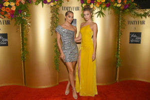 Jasmine+Sanders+Vanity+Fair+Saks+Fifth+Avenue+4uysdnhWsdnx.jpg