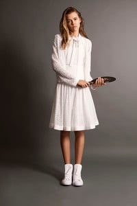 AM6_T3977_white_SMR.jpg