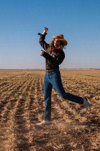 Cindy-Crawford-Acne-Studios-FW18-02-620x930.thumb.jpg.c94007c426a632770e1ade16a895fce5.jpg