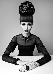 Diliana-Florentin-beauty-basic-magazine6.thumb.jpg.7b04ca745b920e990eb42ac49dd8e04f.jpg