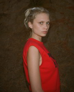 FSWE17001SRED01_B.jpg