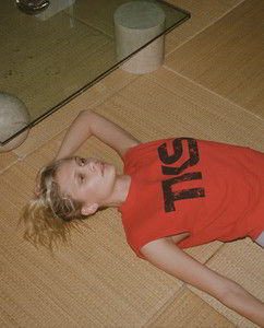 FSWE17001SRED01_D.jpg