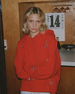 FSWE17008SRED01_D.jpg