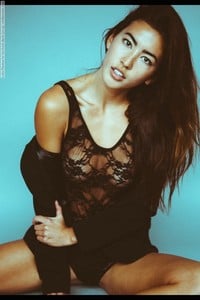 Leila-Thomas-for-her-book-shots-2014-002-683x1024.thumb.jpg.cb4ea98b32aa664907803aaf60dc9387.jpg