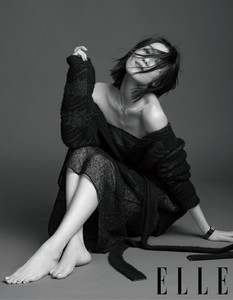 Liu-Wen-ELLE-China-Cover-Photoshoot03.thumb.jpg.b514e7ebe056e7ff6bbfc3a69f3f6e9c.jpg