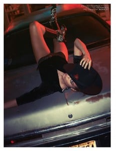 MISS-VOGUE-Dan-Martensen-x-Clare-Richardson_Page_03.thumb.jpg.fb3820349046f045ebed9cd7f49a54a5.jpg