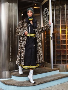 Mariacarla-Boscono-Holt-Renfrew-Fall-2018-Catalog03.thumb.jpg.11b34a794e68f073fa6fbd055496db89.jpg