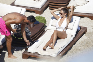 Nabilla-Benattia-Sexy-TheFappeningBlog.com-11.jpg