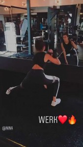Nina-Dobrev-Working-out_-Instagram--20-662x1175.jpg