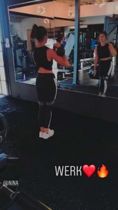Nina-Dobrev-Working-out_-Instagram--22-662x1175.jpg
