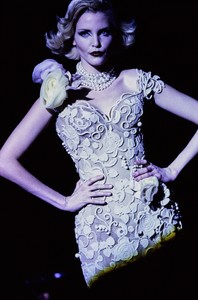 THIERRY-MUGLER-FALL-1995-RTW-DETAIL-67-NADJA-AUERMANN.thumb.jpg.ac01faa08fd45b539853e7c6041bb3c4.jpg