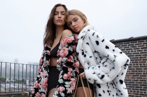 The-Kooples-Fall-Winter-2018-Campaign07.thumb.jpg.16b9f20c5fd9e05a2c84b63d172d6d71.jpg