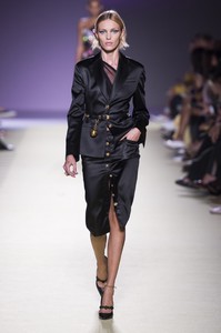 Versace-RS19-0809.thumb.jpg.0e7e844b246675944a821c74919467d6.jpg