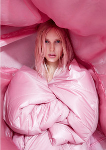 VogueJapan_Oct2018_4.thumb.jpg.b8ea1687c4edf5af36083ee270d89c81.jpg