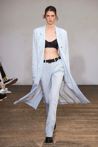 _olivier_theyskens_pasarela_792992153_683x.thumb.jpg.24057020a29a652572957660e30ebc8b.jpg