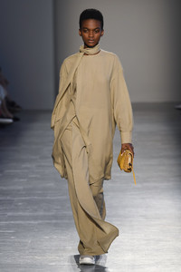 agnona-spring-2019-milan-fashion-week-collection012(1).thumb.jpg.2ab07e1c7ab857c5410c9eeb596fc859.jpg