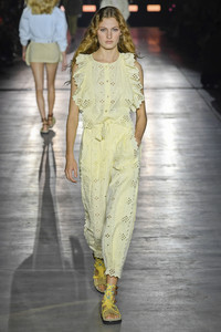 alberta-ferretti-63(1).thumb.jpg.5f06bb933c74eb087384c4523b6e2e94.jpg