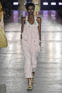 alberta-ferretti-70(1).thumb.jpg.af377b9b6c5709d5f0d6a2f4049e9b73.jpg