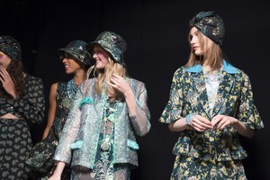 anna-sui-bks-g-rs19-8182.jpg
