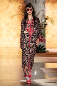 anna-sui-rs19-1621.thumb.jpg.14f6619dda8da022dba34012d34d0168.jpg