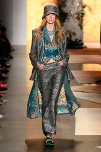 anna-sui-rtw-ss19-photos-33(1).thumb.jpg.59fffaa661fcc9ae5a7bbc220ed48457.jpg