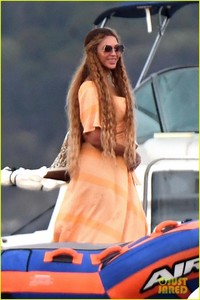 beyonce-continues-birthday-celebrations-with-jay-z-06.jpg